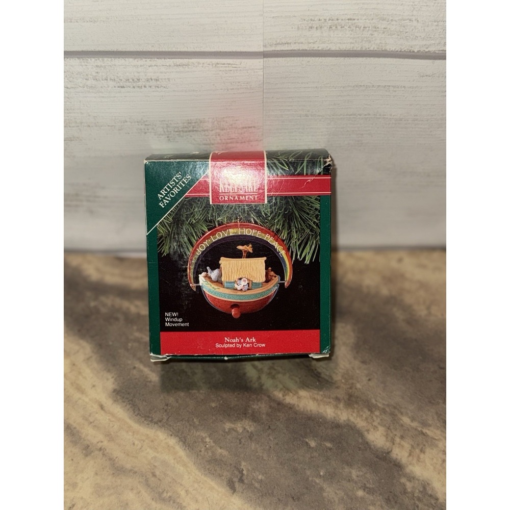 1991 Hallmark‎ Ornament - Noah's ark - Windup Movement Ken Crow - w/ Box